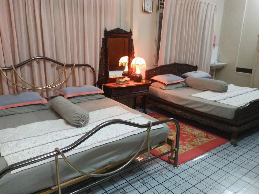 Teratak Ibunda Guest House Kota Bharu Exterior photo