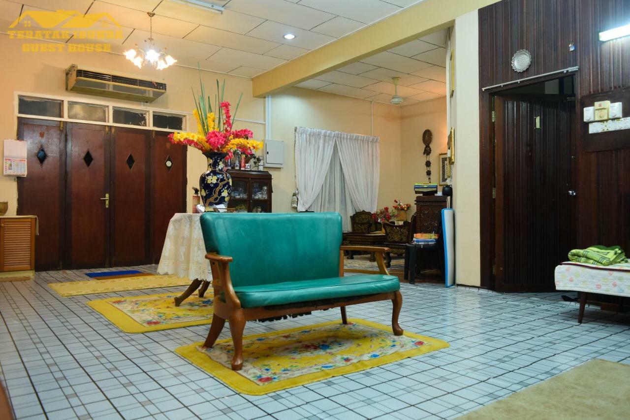 Teratak Ibunda Guest House Kota Bharu Exterior photo